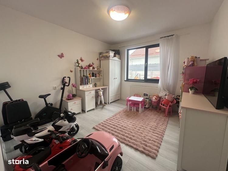 Casă cu 3 camere cu Piscina în Vârteju