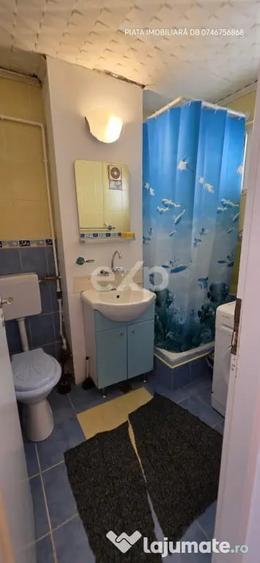 Apartament cu 2 camere decomandat în Micro 6