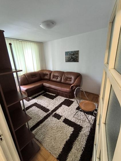Apartament cu 2 camere decomandat în Precista
