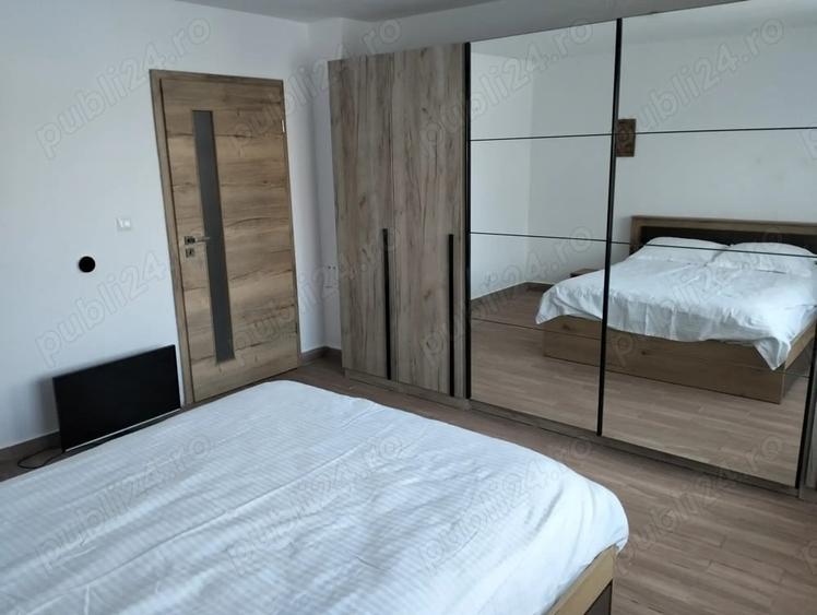 Casă cu 4 camere cu Teren 250 Mp în Cristian