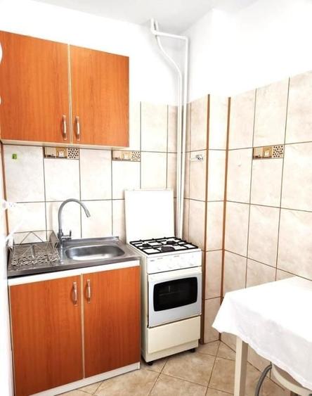Garsonieră decomandată, mobilată în Titulescu