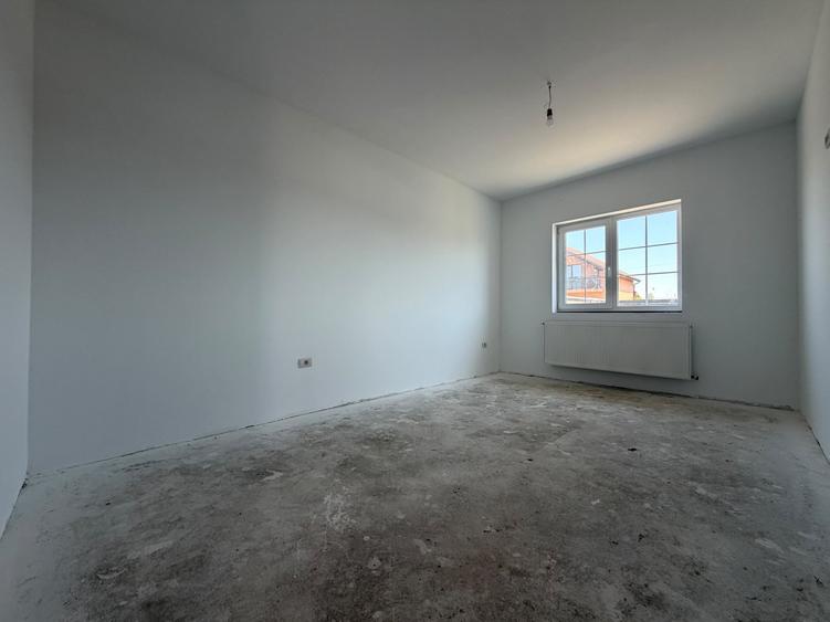 Duplex cu 3 camere cu Teren 463 Mp în Șag