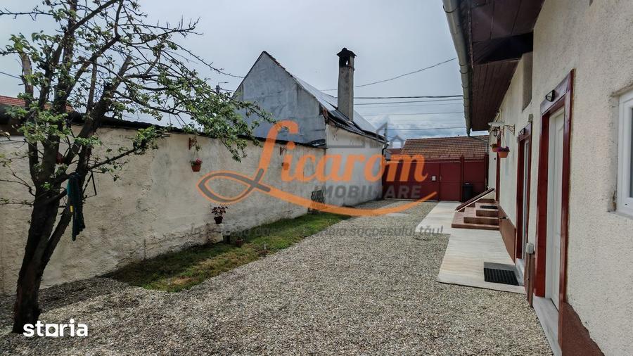 Casă cu 3 camere cu Canalizare în Sânpetru