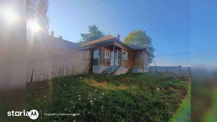 Casă cu 2 camere cu Teren 800 Mp în Beliș