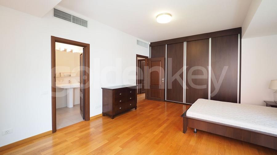 Apartament cu 3 camere semidecomandat, mobilat în Kiseleff