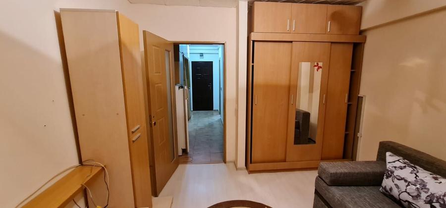 Garsonieră decomandată în Prundu