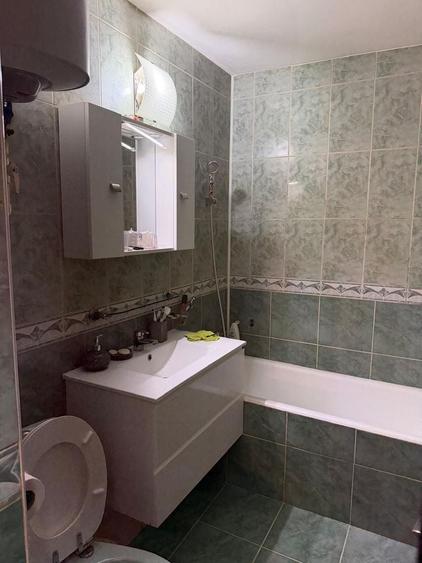 Apartament cu 4 camere decomandat, mobilat în Gorjului