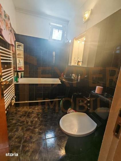 Apartament cu 3 camere decomandat în Far
