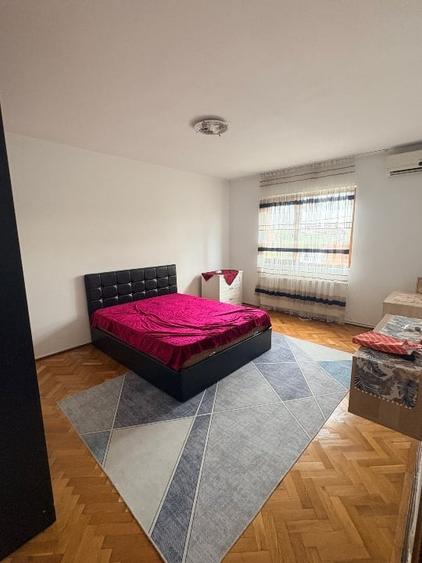 Duplex cu 5 camere cu Canalizare în Central