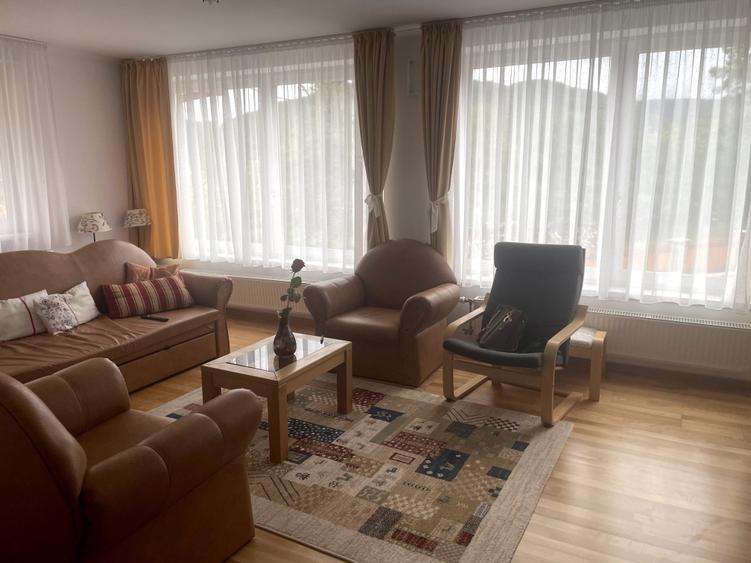 Casă cu 4 camere cu Teren 1577 Mp în Praid