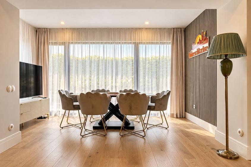 Apartament cu 3 camere decomandat, mobilat în Iancu Nicolae