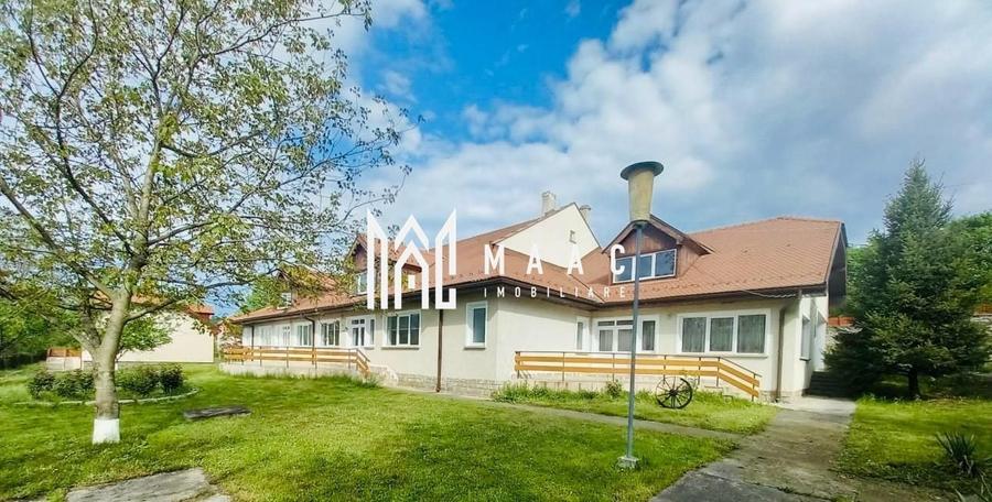 Casă individuală cu 15 camere cu Canalizare în Sud-Est