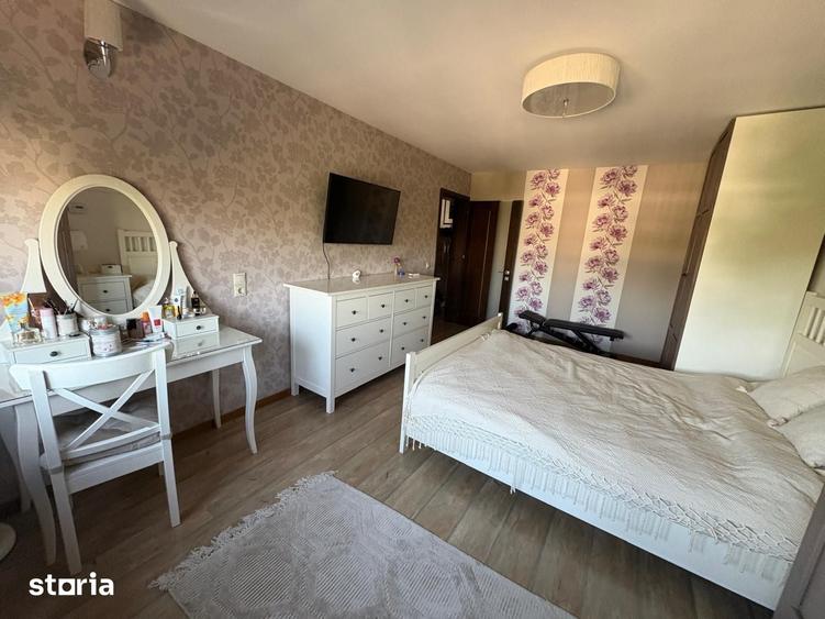 Apartament cu 5 camere în Tomis I