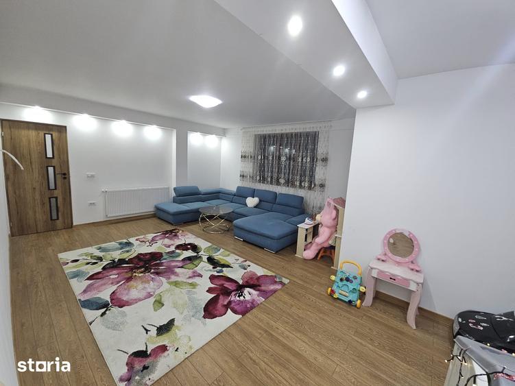 Casă cu 5 camere cu Teren 500 Mp în Central