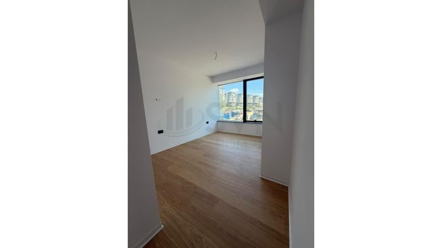 Apartament cu 4 camere decomandat în Barbu Văcărescu