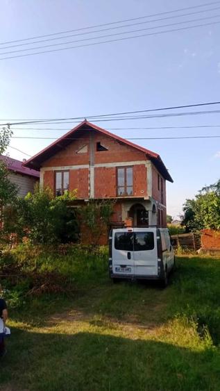 Casă cu 4 camere în Central