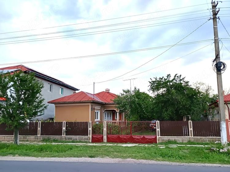 Casă cu Teren 963 Mp în Scrioaștea