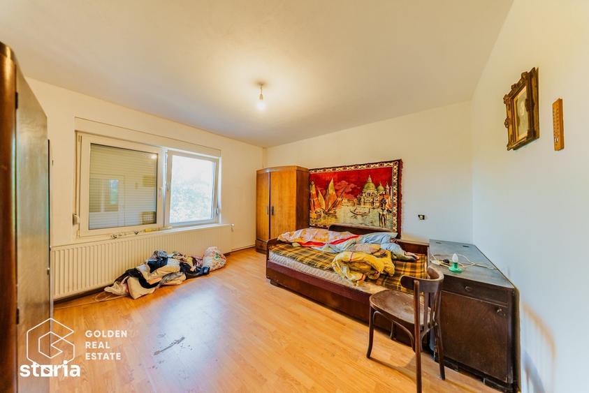 Casă cu 5 camere cu Teren 1878 Mp în Central