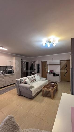 Apartament cu 2 camere semidecomandat, mobilat în Florești