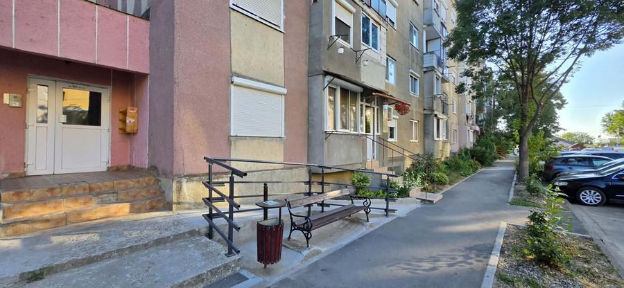 Garsonieră decomandată în Periferie