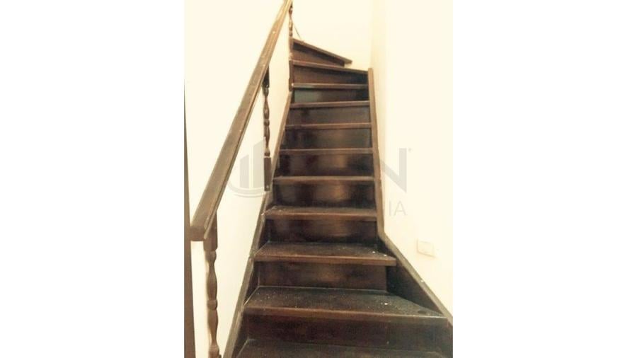 Casă individuală cu 5 camere cu Canalizare în Banu Manta