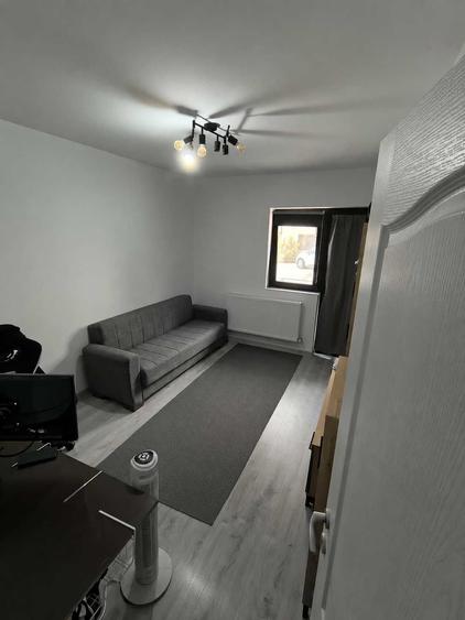 Apartament cu 3 camere decomandat, mobilat în Lunca Cetățuii