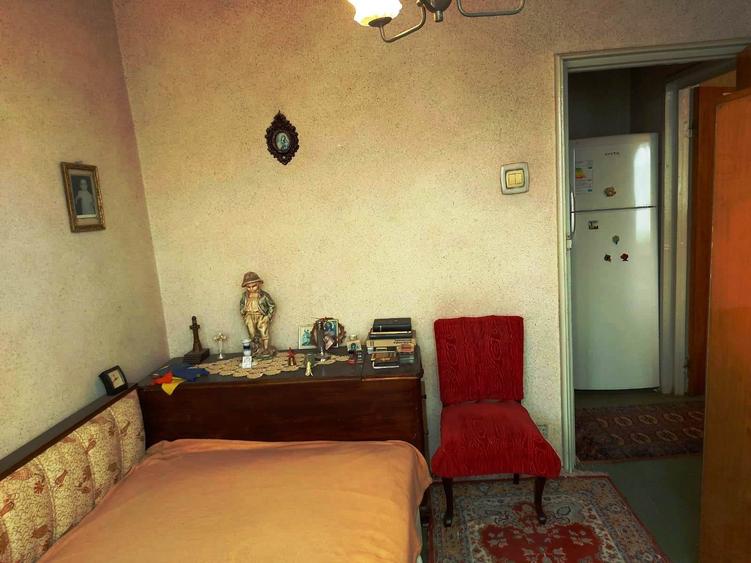 Apartament cu 3 camere semidecomandat în Gorjului