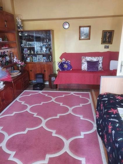Apartament cu 4 camere decomandat în Casa de Cultură
