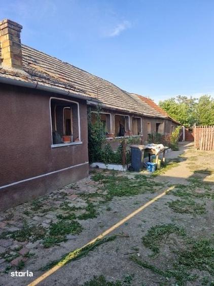 Casă cu 4 camere cu Teren 2258 Mp în Pilu