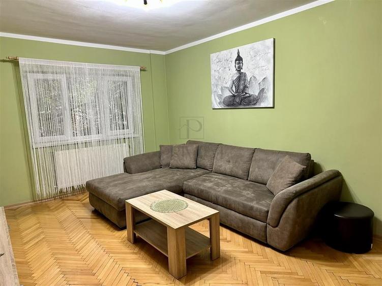Apartament cu 3 camere decomandat, mobilat în Lipovei