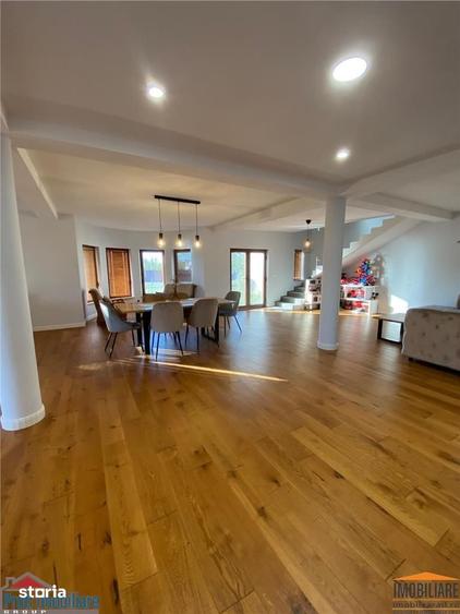 Casă cu 6 camere cu Teren 923 Mp în Târnova