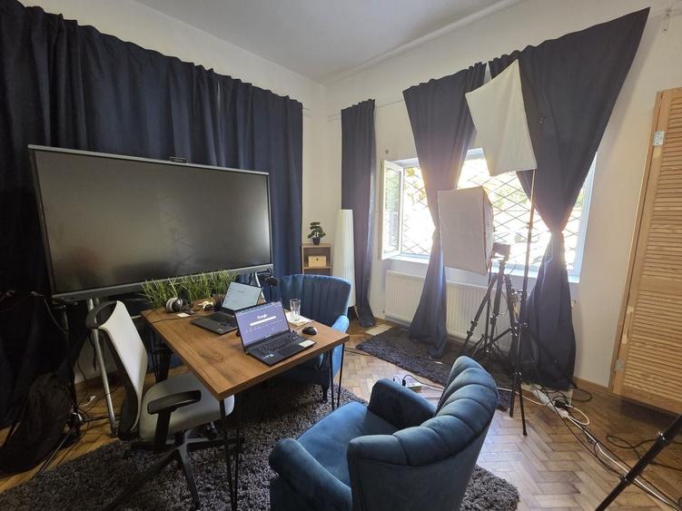 Apartament cu 3 camere semidecomandat în Tineretului