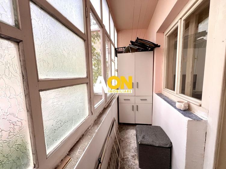 Apartament cu 2 camere semidecomandat, mobilat în Cetate