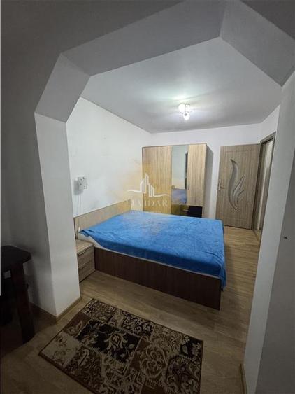 Apartament cu 3 camere semidecomandat în Dacia