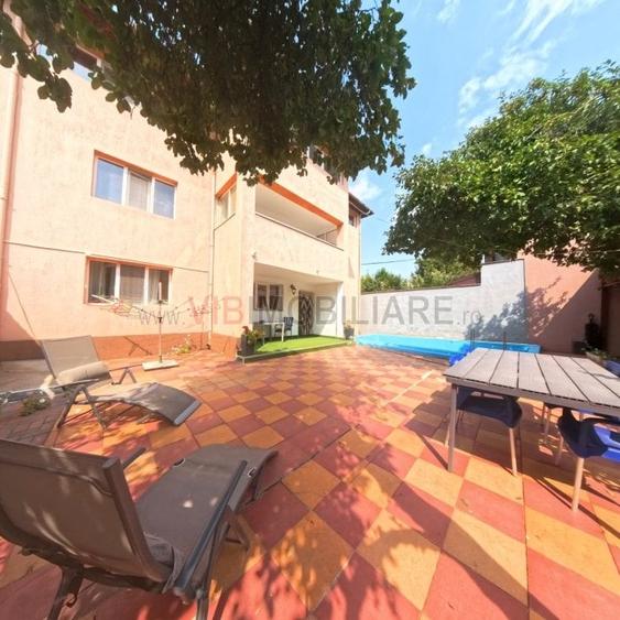 Casă cu 9 camere cu Piscina în Dristor