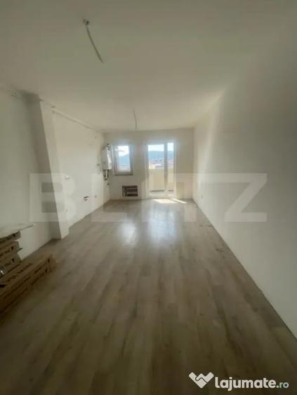 Apartament cu 3 camere decomandat în Independenței