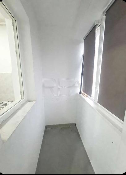 Apartament cu 2 camere semidecomandat, mobilat în Rahova