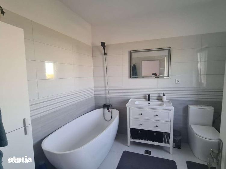 Casă cu 4 camere cu Teren 365 Mp în Cârcea