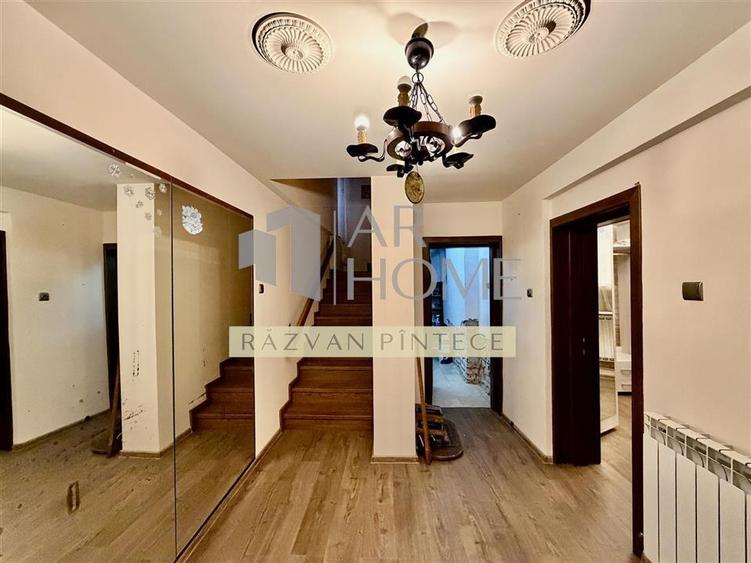 Casă individuală cu 6 camere cu Teren 370 Mp în Ultracentral