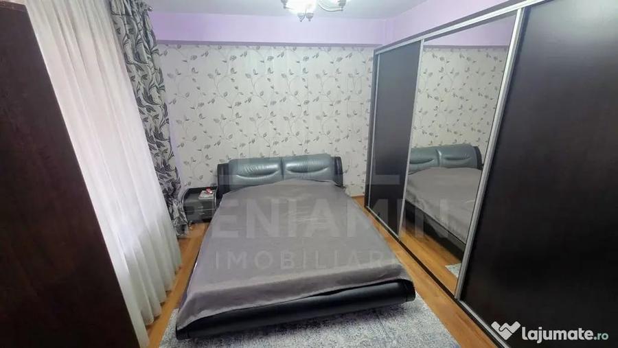 Casă cu 7 camere cu Teren 450 Mp în George Enescu