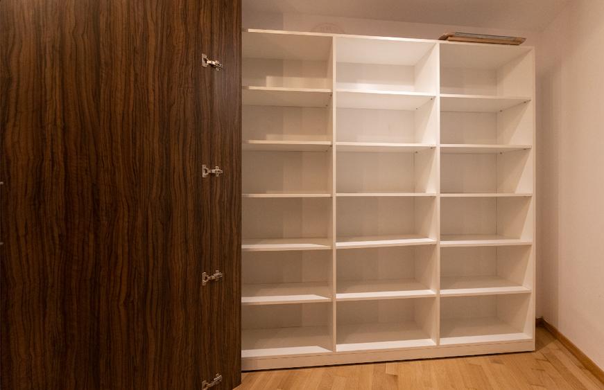 Apartament cu 4 camere semidecomandat, mobilat în Herăstrău