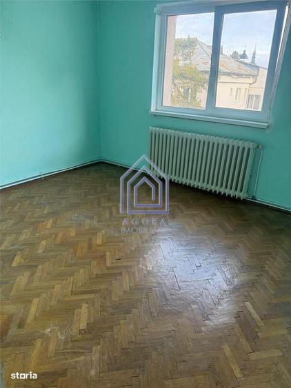 Apartament cu 3 camere în Roșu