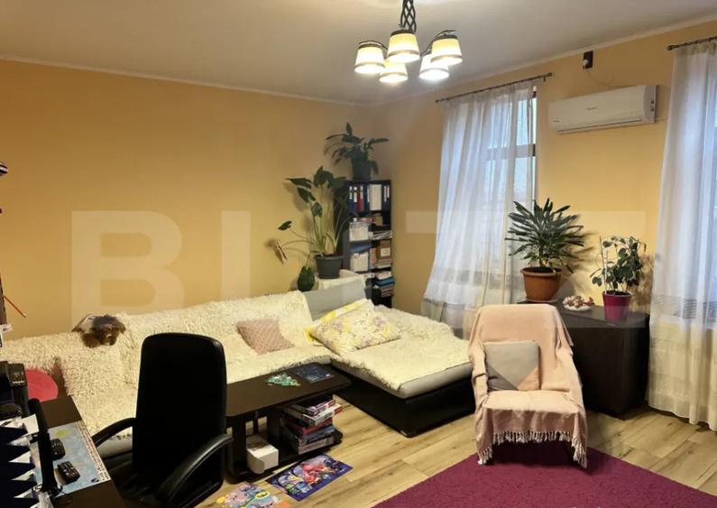 Apartament cu 2 camere semidecomandat, mobilat în Central