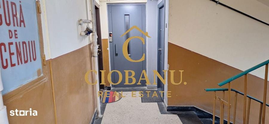 Apartament cu 3 camere semidecomandat în George Enescu