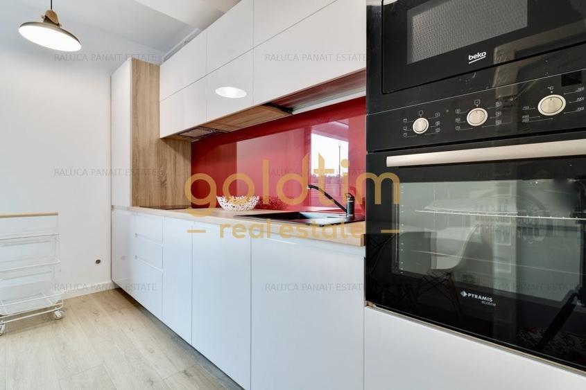 Apartament cu 3 camere semidecomandat, mobilat în Băneasa