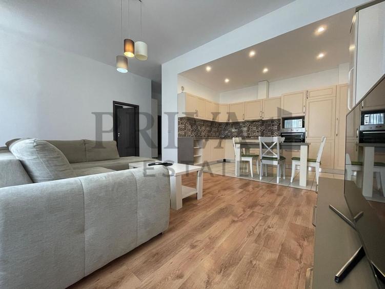 Apartament cu 2 camere decomandat, mobilat în Soarelui