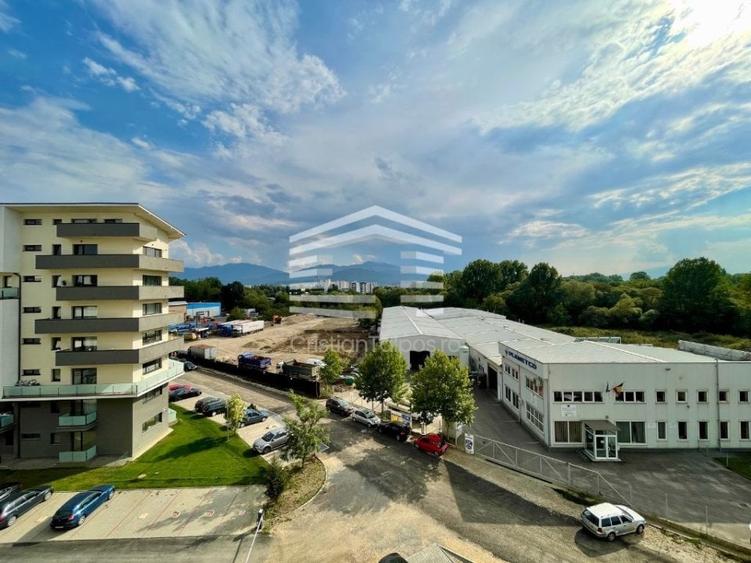 Apartament cu 3 camere decomandat, mobilat în Tractorul