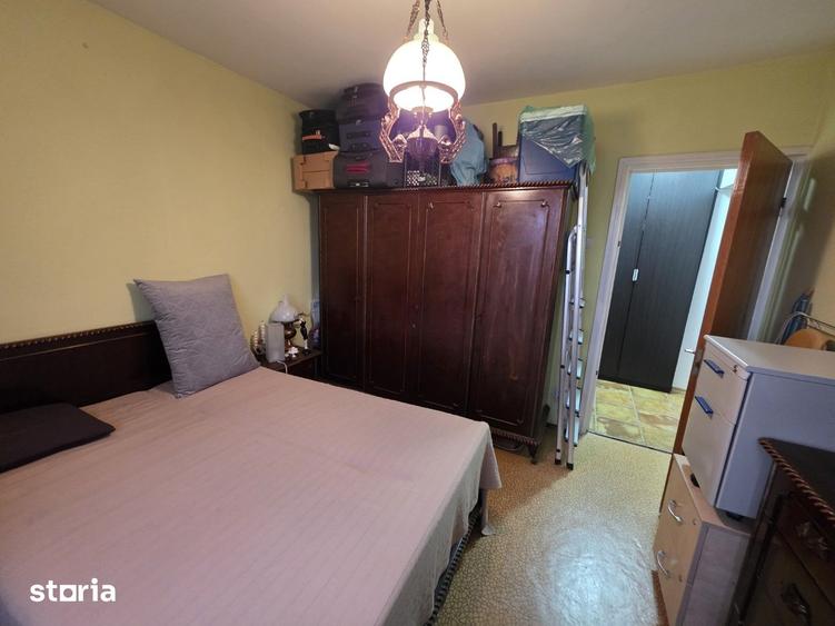 Apartament cu 3 camere decomandat în Tineretului
