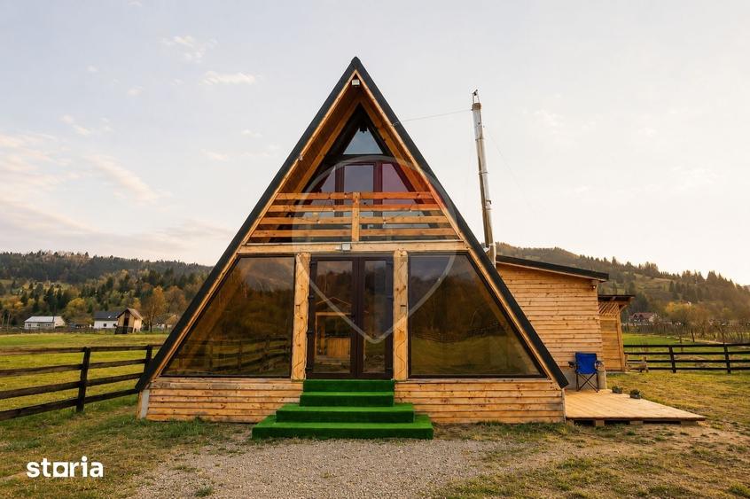 Casă cu 4 camere cu Teren 1800 Mp în Strâmtura