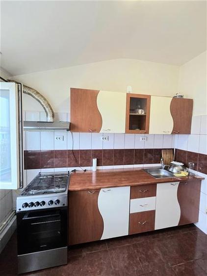Apartament cu 2 camere semidecomandat în Km 4-5